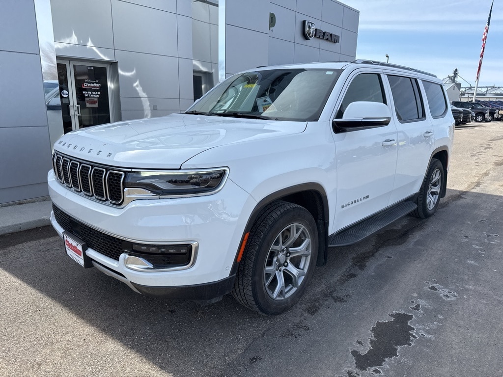 Used 2022 Jeep Wagoneer Series II with VIN 1C4SJVBT1NS113879 for sale in Cooperstown, ND