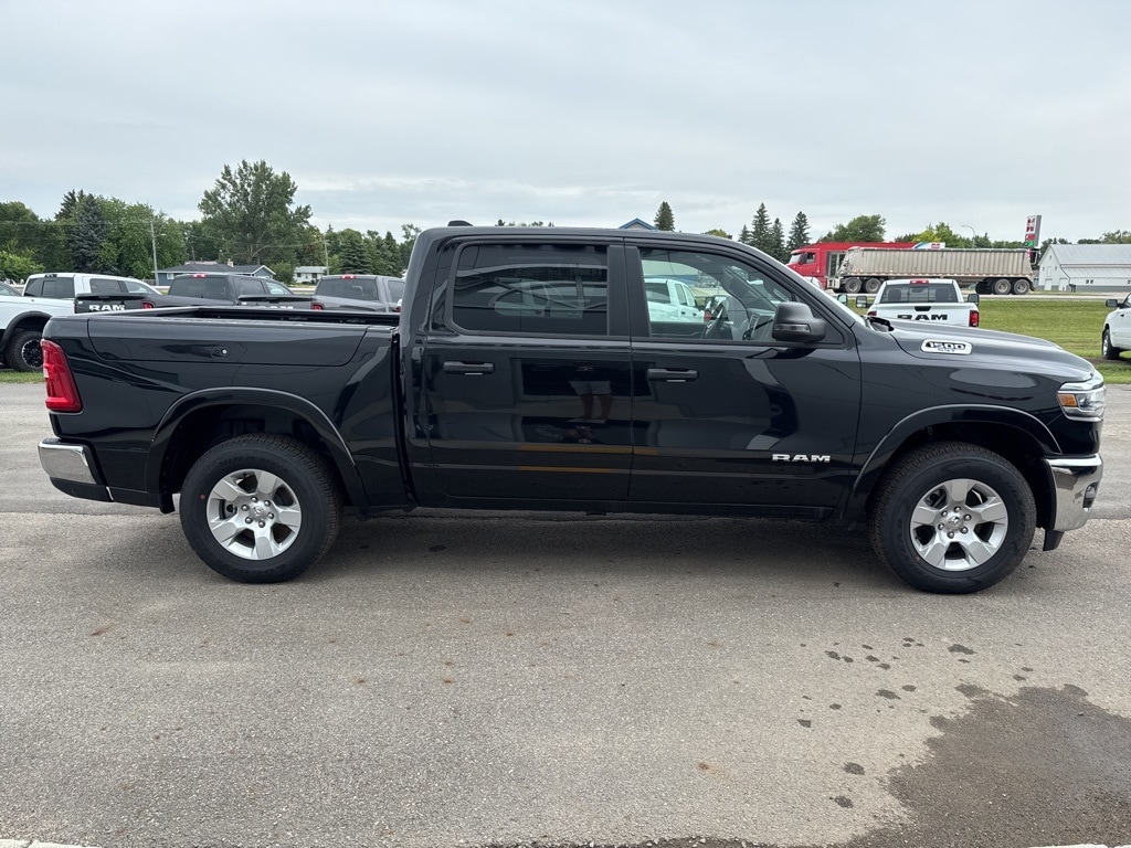 2025 Ram 1500 Big Horn photo 4