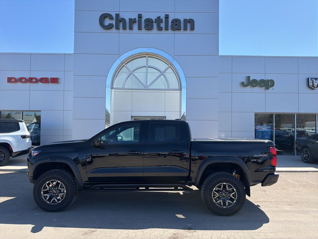2025 Chevrolet Colorado 4WD ZR2 Crew Cab Short Box's photo