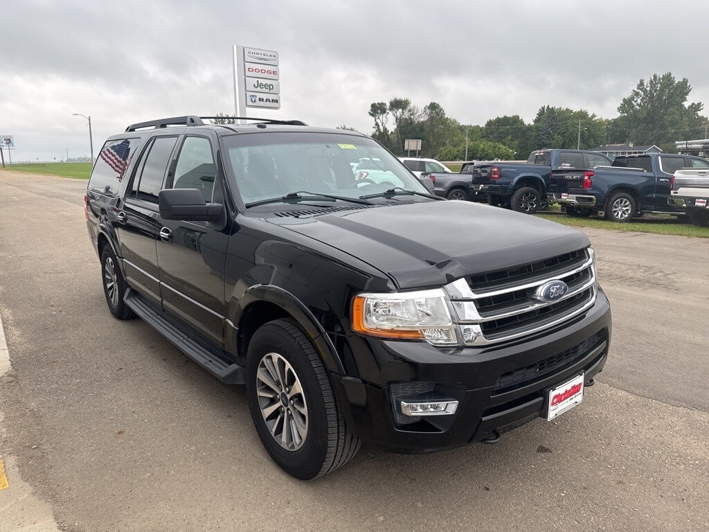 2016 Ford Expedition EL XLT photo 2
