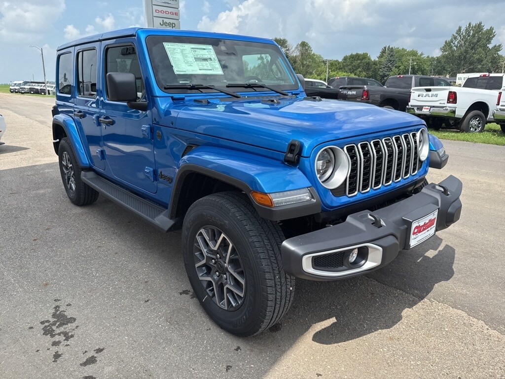 2025 Jeep Wrangler Sahara photo 3