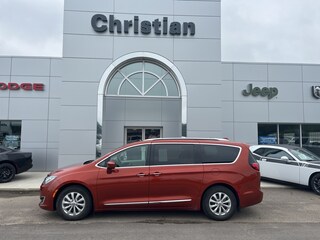2018 Chrysler Pacifica Touring L Plus Minivan/Van