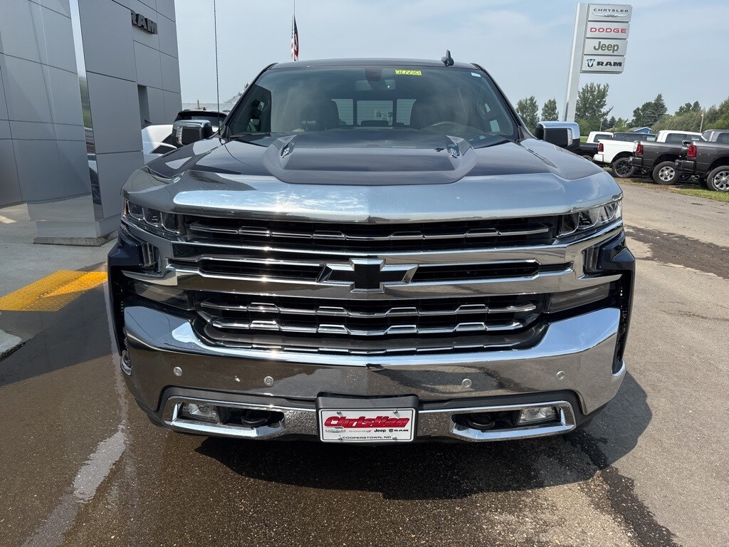 2022 Chevrolet Silverado 1500 LTZ photo 2