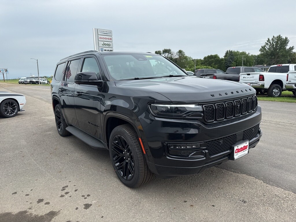 2025 Jeep Wagoneer Carbide photo 3