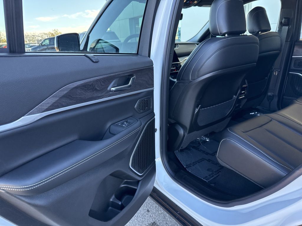 2025 Jeep Grand Cherokee Limited - Photo 12