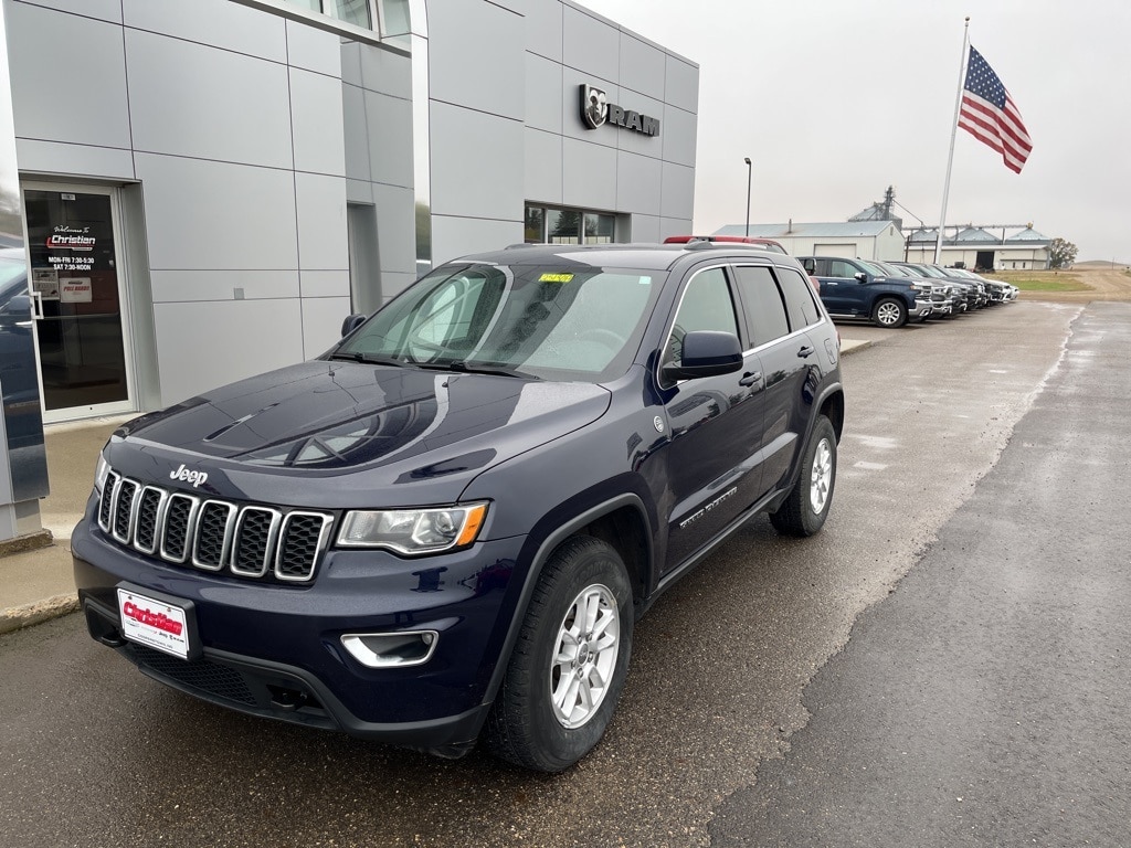 2018 Jeep Grand Cherokee Laredo photo 2