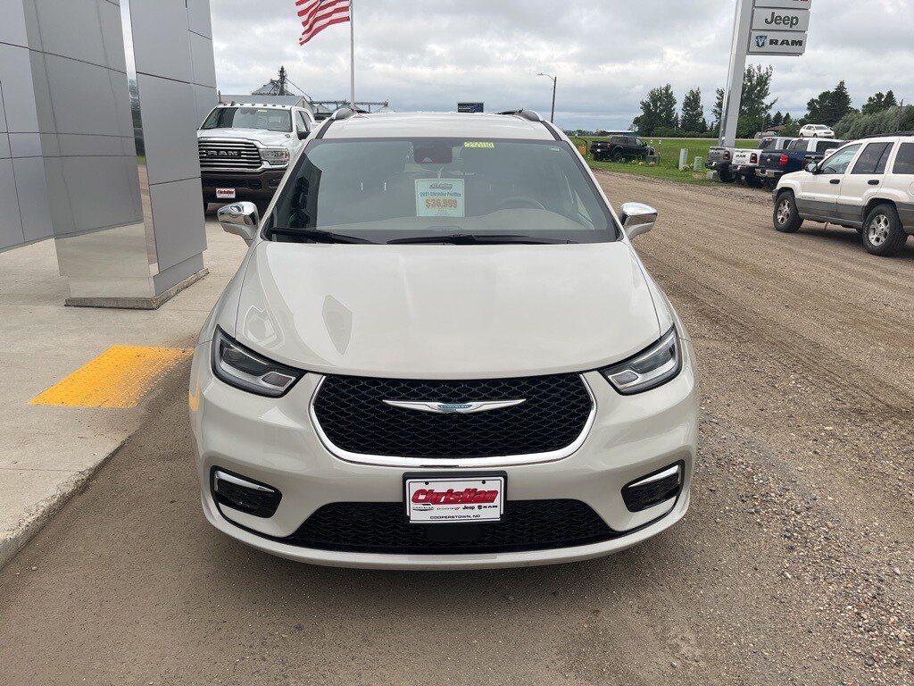 2021 Chrysler Pacifica Hybrid Limited photo 3