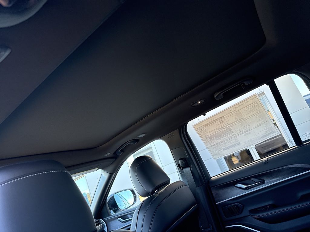 2025 Jeep Grand Cherokee Limited - Photo 15