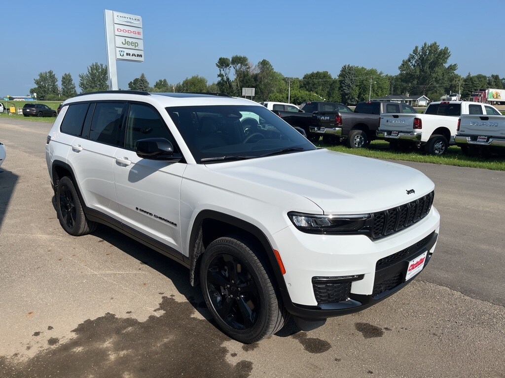 2025 Jeep Grand Cherokee Limited photo 3
