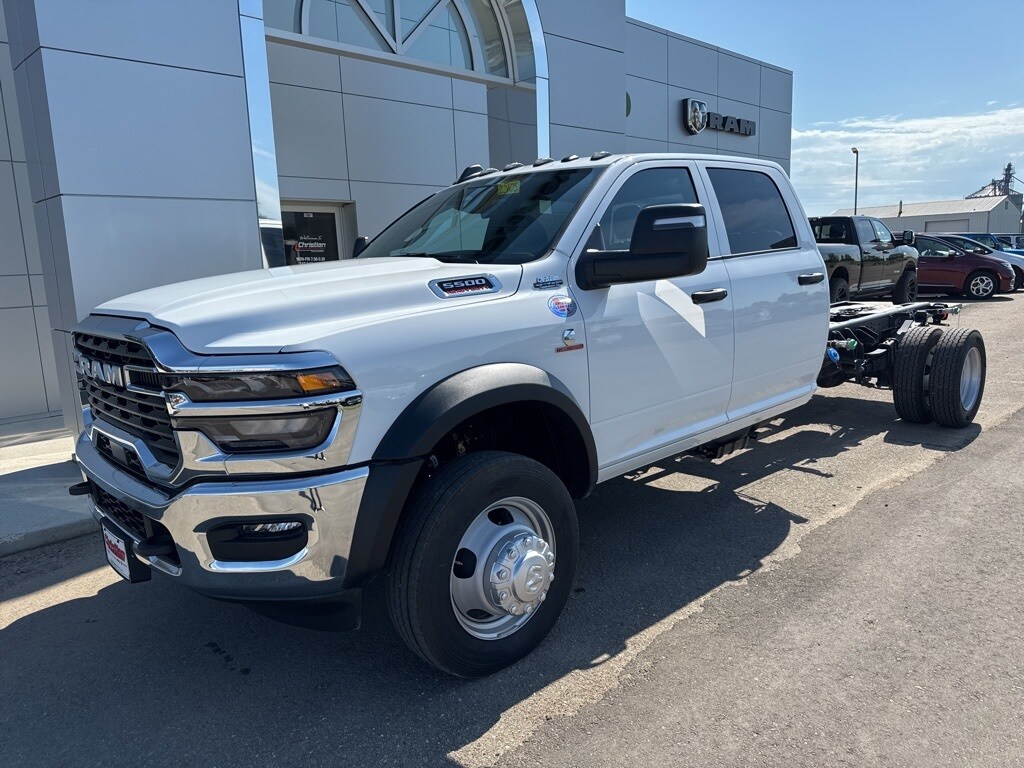 New 2025 Ram 5500 Chassis Cab 5500 TRADESMAN CHASSIS CREW CAB 4X4 84' CA Pickup