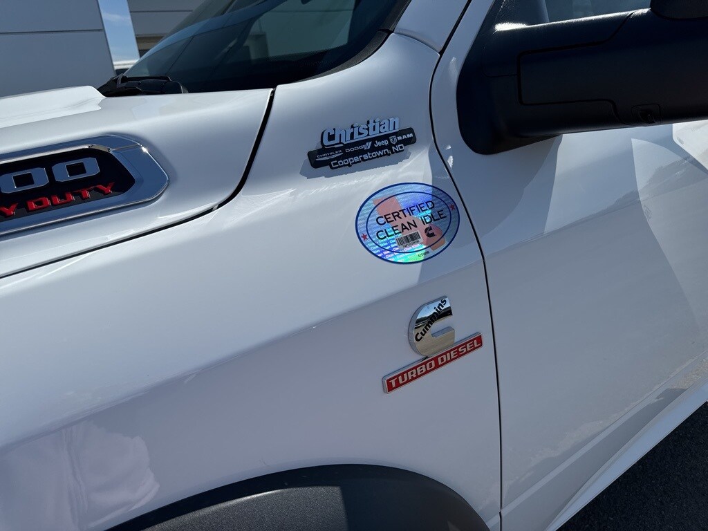 2025 Ram 5500 Tradesman photo 3