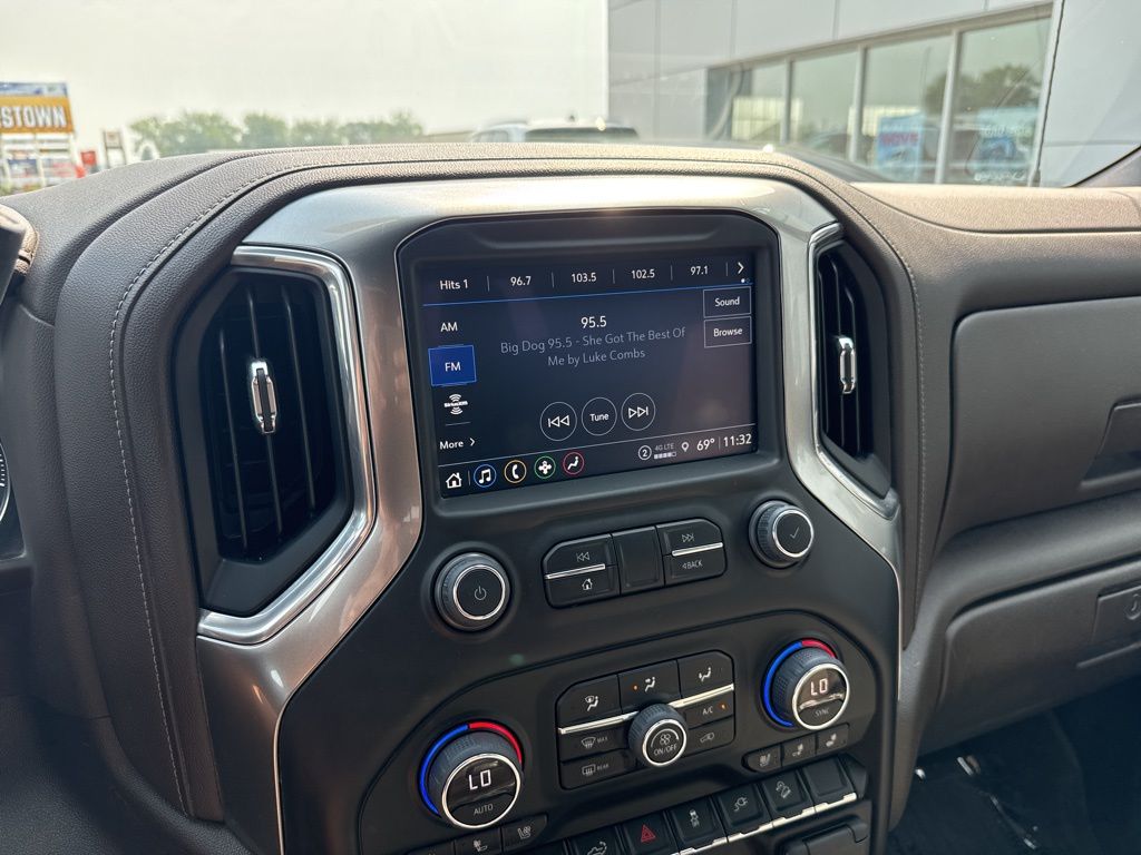 2022 Chevrolet Silverado 1500 Limited LTZ - Photo 20