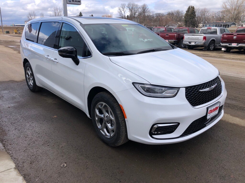 New 2024 Chrysler Pacifica LIMITED AWD For Sale Cooperstown ND