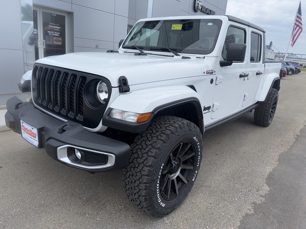 2022 Jeep Gladiator Sport photo 2