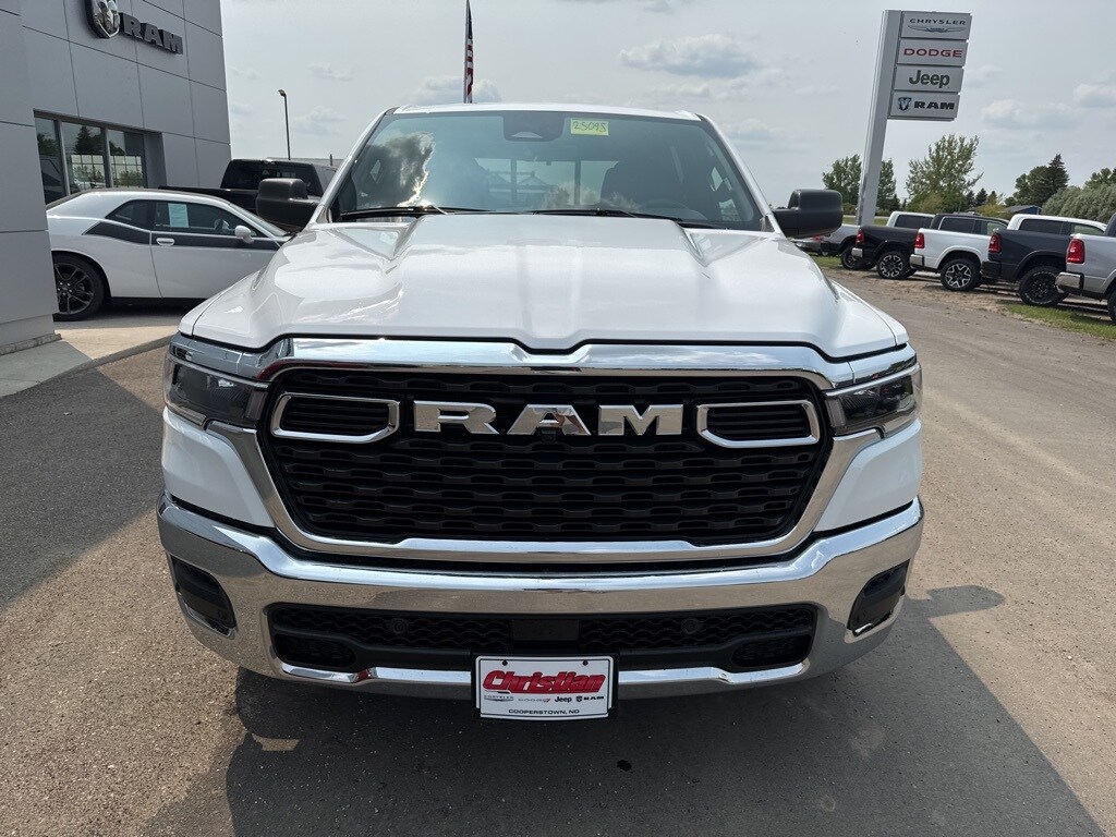 2025 Ram 1500 Tradesman photo 3