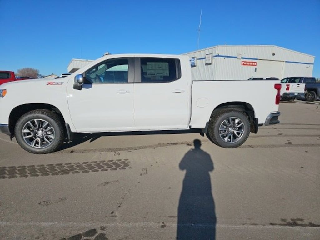 New 2024 Chevrolet Silverado 1500 For Sale at CHRISTIAN MOTORS, INC. VIN 1GCUDDED2RZ196752