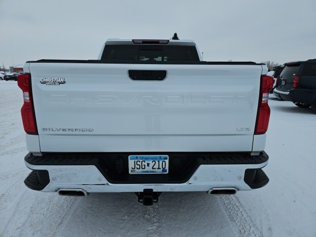 Used 2021 Chevrolet Silverado 1500 For Sale at CHRISTIAN MOTORS, INC. VIN 1GCUYGED2MZ203732