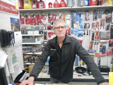 Staff member DANIEL HASBROUCK from ID_356b073069cd