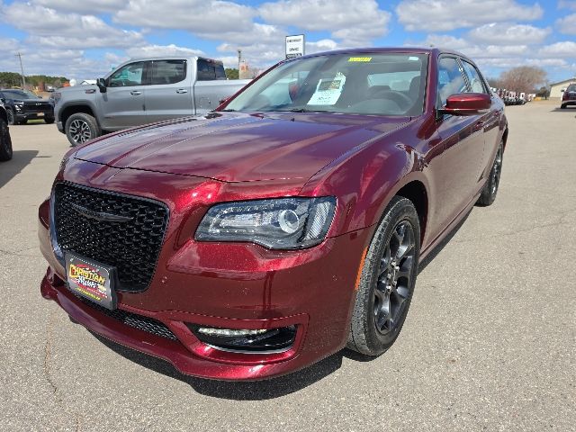 2023 Chrysler 300 Touring L AWD's photo