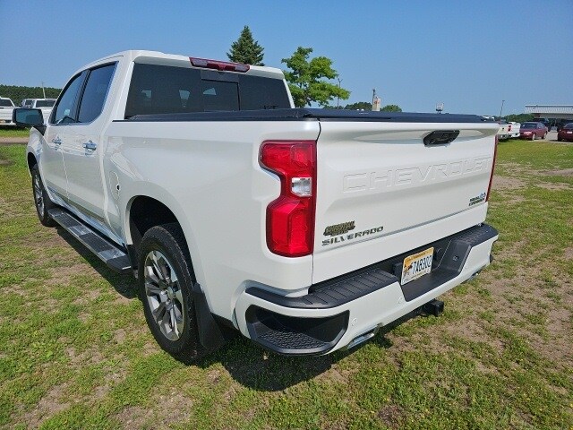 2023 Chevrolet Silverado 1500 High Country photo 3