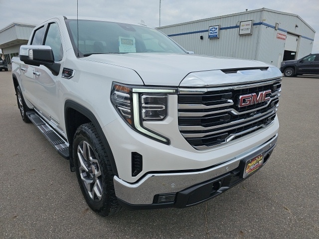 2023 GMC Sierra 1500 SLT - Photo 7