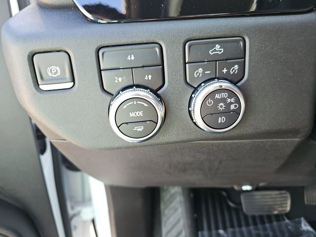 2025 GMC Sierra 3500HD SLE - Photo 6