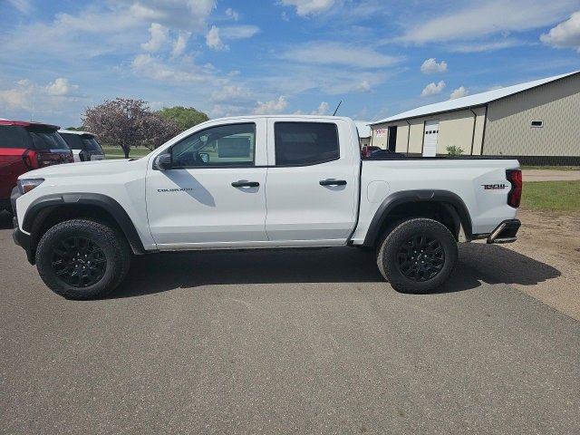 2025 Chevrolet Colorado Trail Boss photo 2