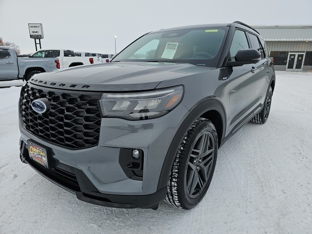 2025 Ford Explorer ST-LINE's photo