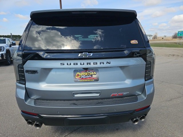 2025 Chevrolet Suburban RST photo 4