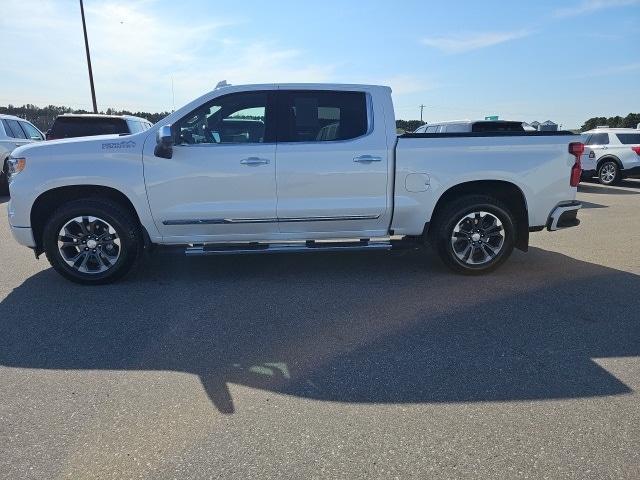 Used 2024 Chevrolet Silverado 1500 High Country with VIN 1GCUDJEL8RZ265398 for sale in Fertile, Minnesota