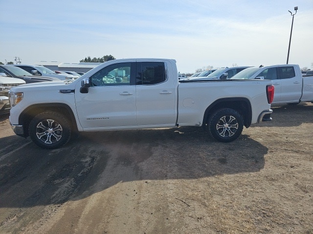 Used 2020 GMC Sierra 1500 SLE with VIN 1GTR9BED4LZ178546 for sale in Fertile, Minnesota