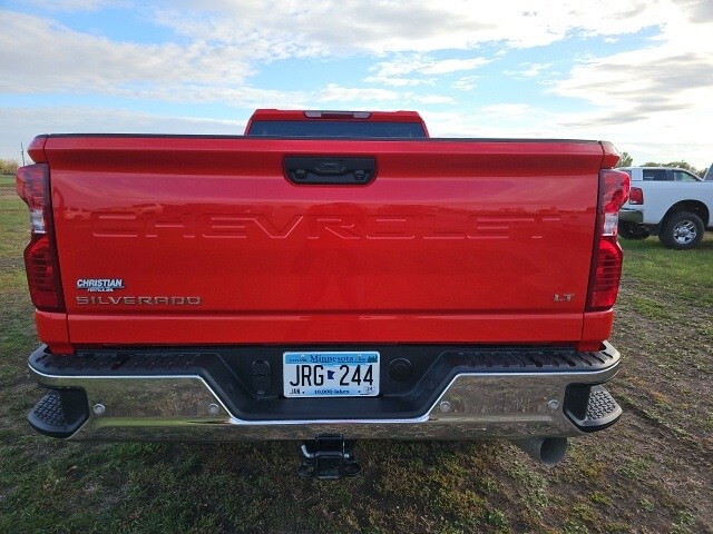 2023 Chevrolet Silverado 2500HD LT photo 4