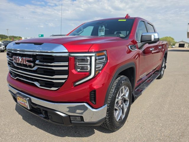 2023 GMC Sierra 4WD Crew Cab Short Box SLT's photo
