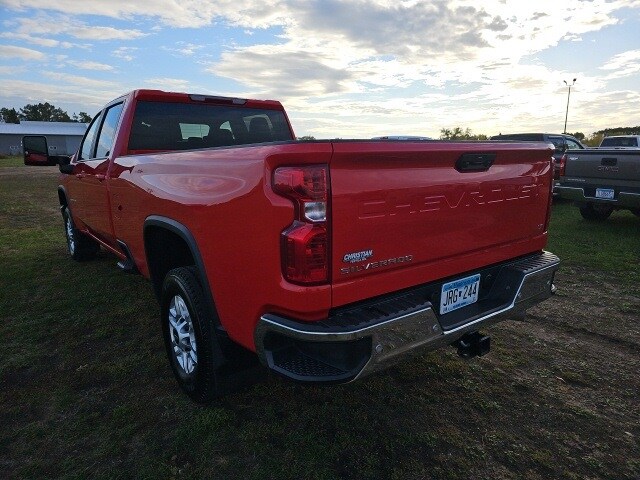 2023 Chevrolet Silverado 2500HD LT photo 3