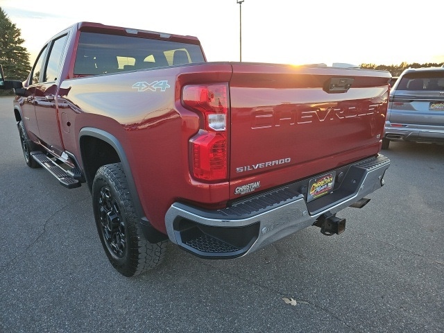 2020 Chevrolet Silverado 2500HD LT photo 3