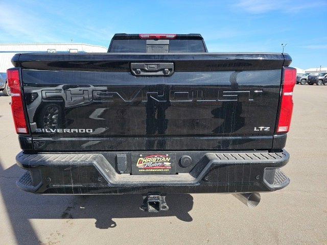 2025 Chevrolet Silverado 3500HD LTZ photo 4