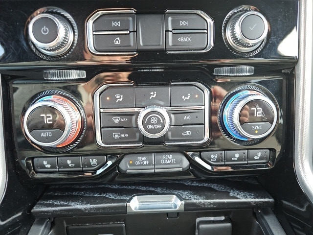 2021 GMC Yukon Denali - Photo 21