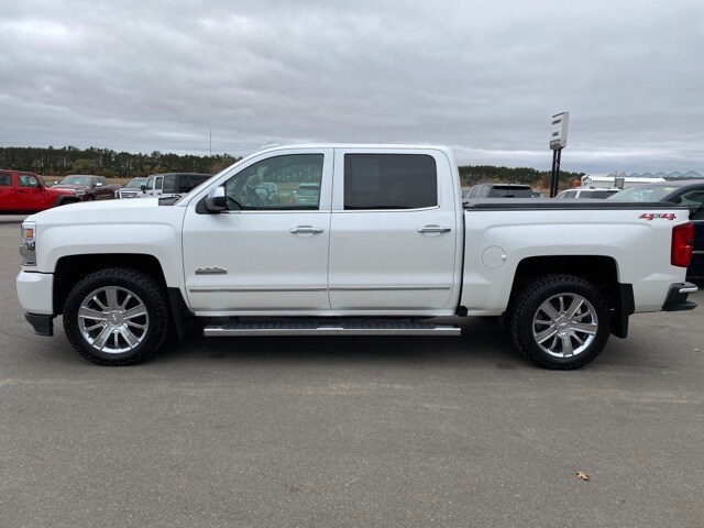 Used 2018 Chevrolet Silverado 1500 High Country with VIN 3GCUKTEC8JG133425 for sale in Fertile, Minnesota