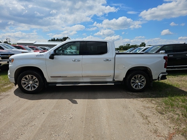 Used 2022 Chevrolet Silverado 1500 High Country with VIN 1GCUDJEL0NZ500631 for sale in Fertile, Minnesota