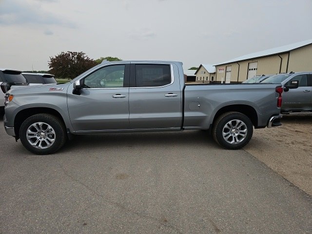 2025 Chevrolet Silverado 1500 LTZ photo 3