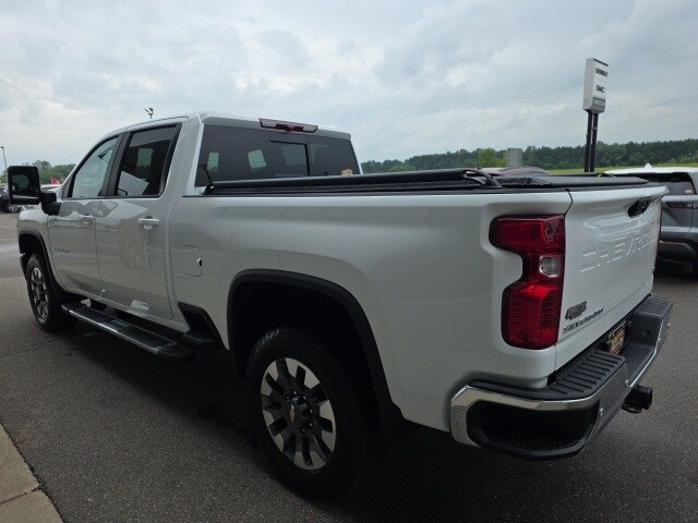 2024 Chevrolet Silverado 3500HD LT photo 2