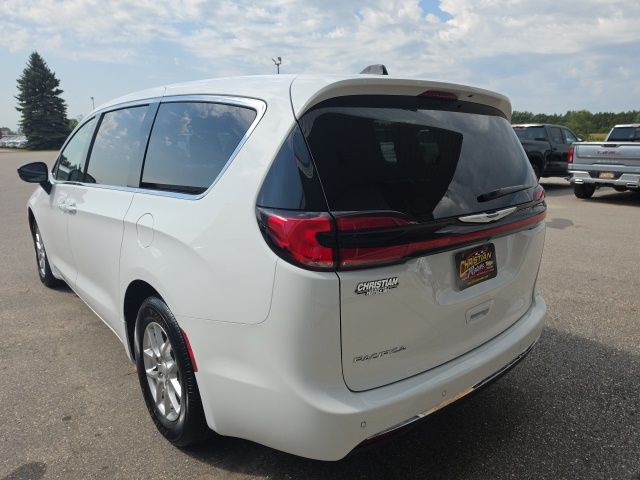 Used 2025 Chrysler Pacifica Select with VIN 2C4RC1BG4SR579047 for sale in Fertile, Minnesota