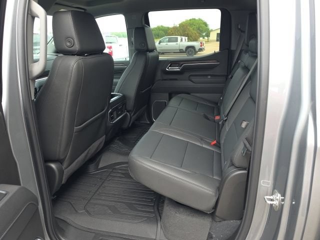2026 GMC Sierra 1500 SLT - Photo 6