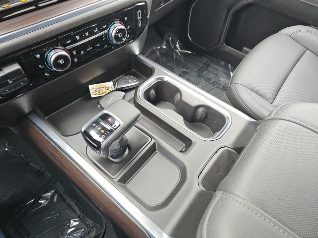2023 GMC Sierra 1500 SLT - Photo 19