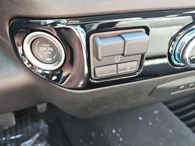 2025 GMC Sierra 3500HD SLE - Photo 9