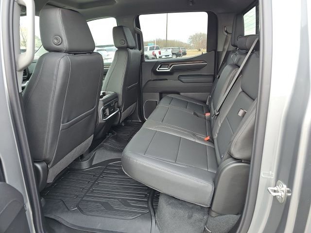 2026 GMC Sierra 1500 SLT - Photo 6