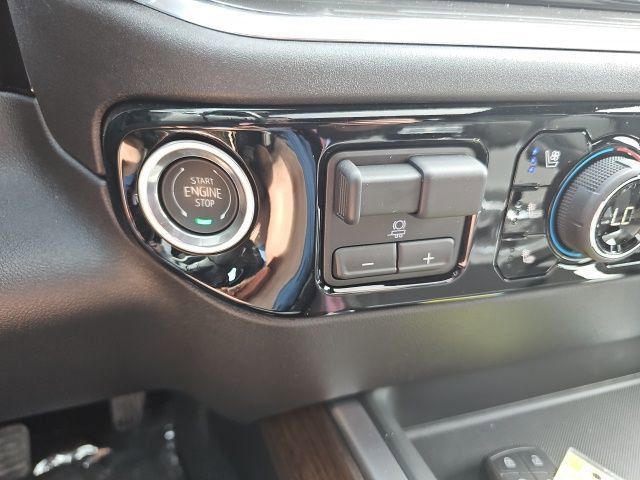 2025 Chevrolet Silverado 3500 HD High Country - Photo 16