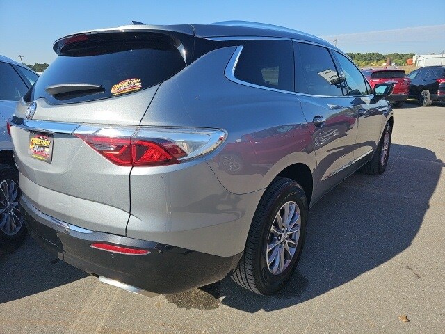 2024 Buick Enclave Premium photo 2