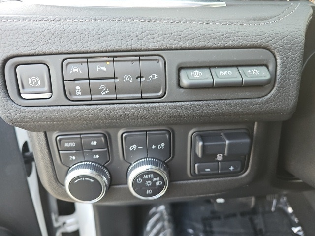 2021 GMC Yukon Denali - Photo 16