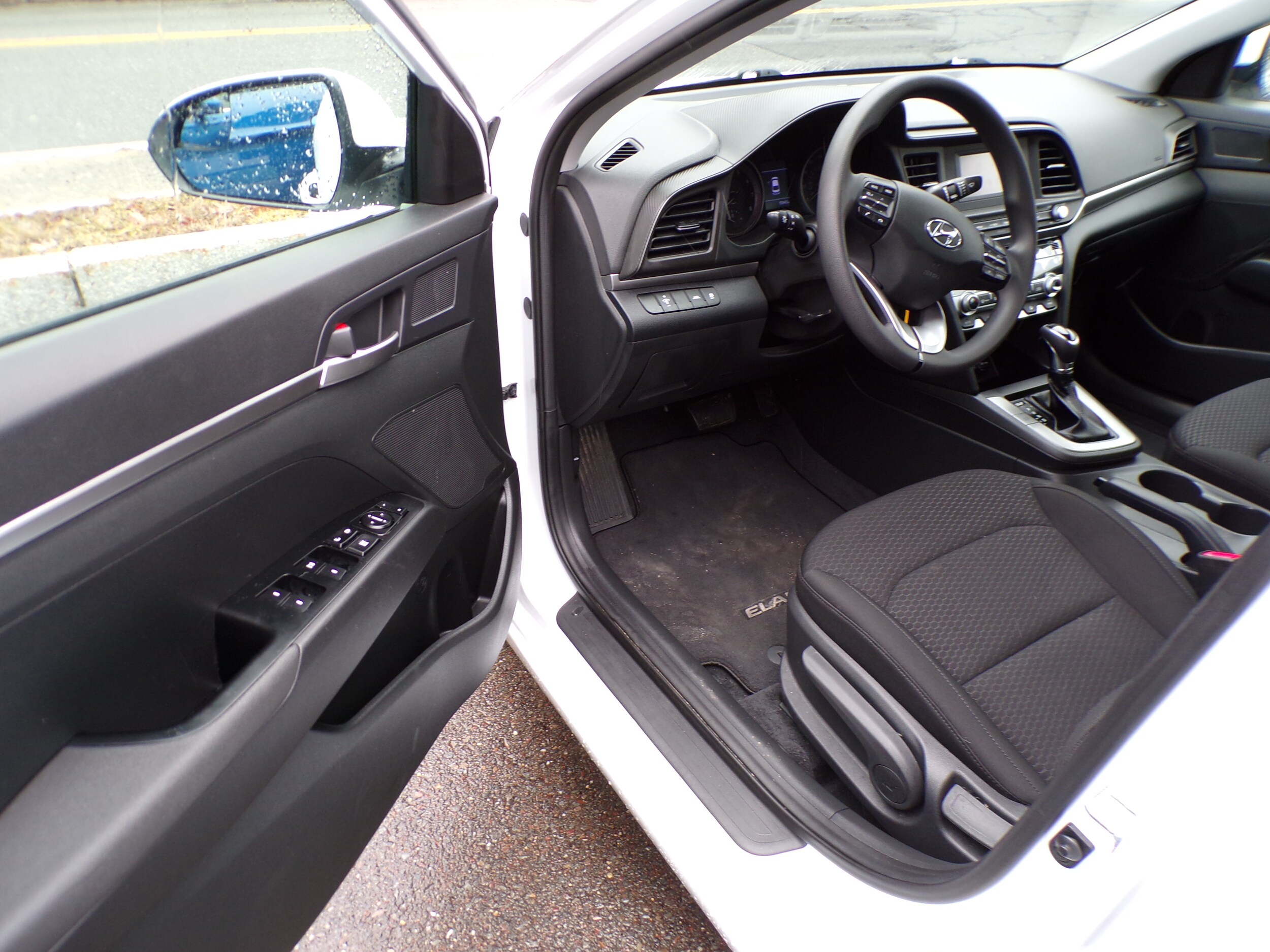 2020 Hyundai Elantra SE - Photo 14